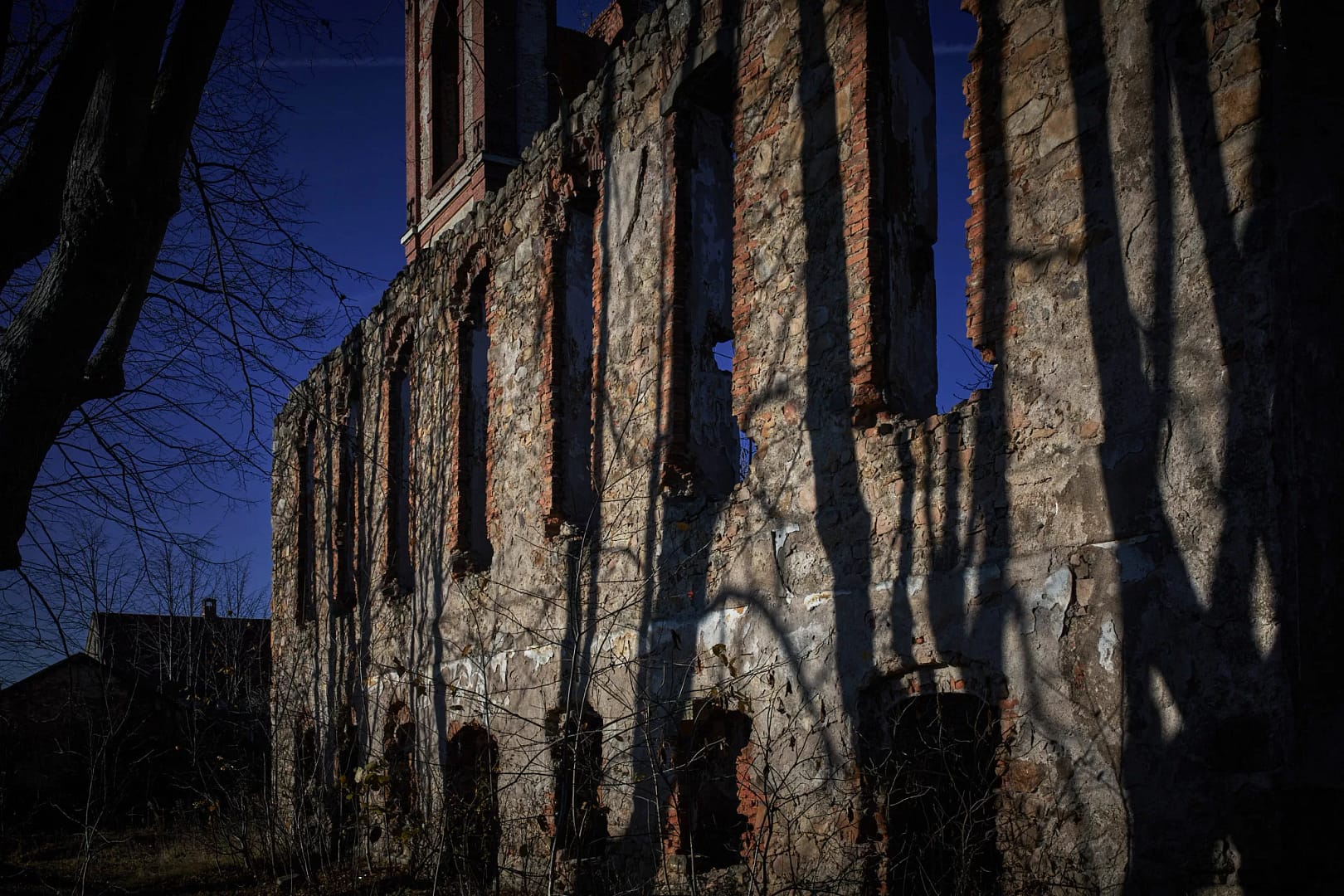Ruiny kościoła ewangelickiego w Karpnikach