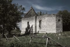 Ruiny cerkwi i dawny cmentarz - Huta Różaniecka