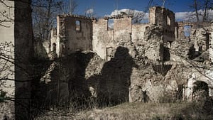 Owiesno, ruiny zamku