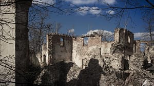 Zamek Owiesno - ruiny