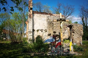 Miechowice Oławskie - ruina kościoła